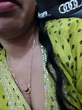 Snapshot of Haniya-143 chatting on February 19, 2026, 3:31 pm Haniya-143 online show from February 19, 2026, 3:31 pm