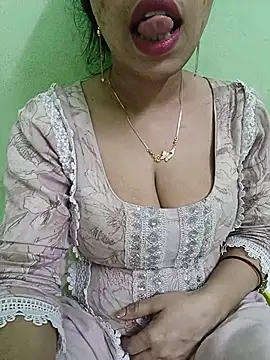Snapshot of Haniya-143 chatting on July 20, 2026, 1:24 am Haniya-143 online show from July 20, 2026, 1:24 am