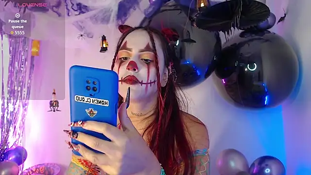 Snapshot of LatinasGoddesses_ chatting on October 13, 2025, 3:08 am LatinasGoddesses online show from October 13, 2025, 3:08 am