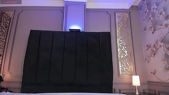 sammy petite   online show from February 5, 2025, 8:04 pm