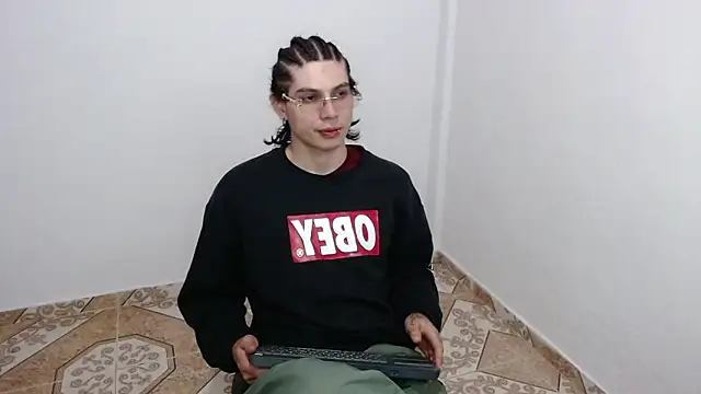 Snapshot of pervertsteens3 chatting on March 1, 2026, 5:29 am pervertsteens3 online show from March 1, 2026, 5:29 am