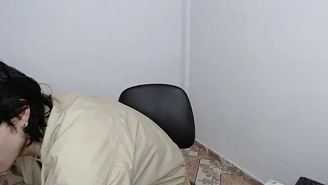 Snapshot of pervertsteens3 chatting on February 4, 2026, 12:27 am pervertsteens3 online show from February 4, 2026, 12:27 am