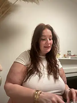 Engel mia online show from February 15, 2026, 9:03 pm