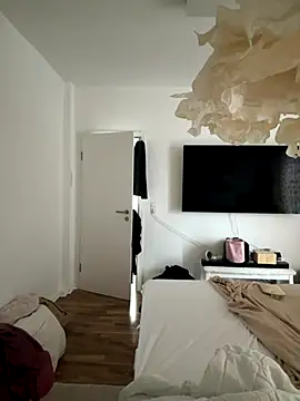 Engel mia online show from October 11, 2025, 9:32 am