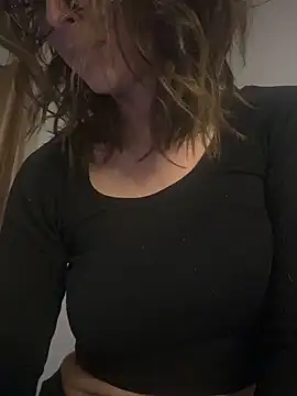 Snapshot of vera_jim chatting on February 6, 2026, 9:11 pm vera jim online show from February 6, 2026, 9:11 pm