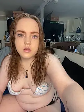 bree4205 online show from January 8, 2025, 6:31 pm