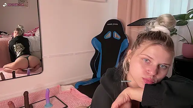 Snapshot of PaigePawg chatting on February 22, 2026, 3:13 pm PaigePawg online show from February 22, 2026, 3:13 pm