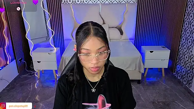 Snapshot of penelope_tay1 chatting on February 20, 2026, 3:14 am penelope tay1 online show from February 20, 2026, 3:14 am