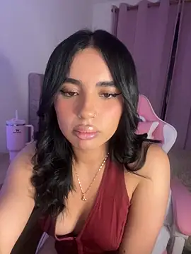 Snapshot of Emily-14 chatting on November 14, 2025, 5:33 am Emily-14 online show from November 14, 2025, 5:33 am