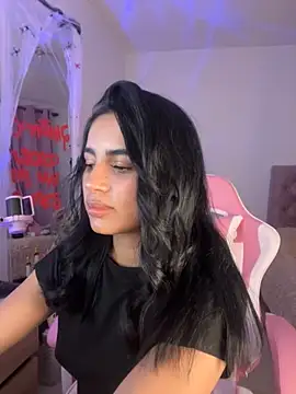 Snapshot of Emily-14 chatting on November 2, 2025, 3:22 am Emily-14 online show from November 2, 2025, 3:22 am