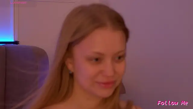 DorisHell online show from December 17, 2025, 12:15 am