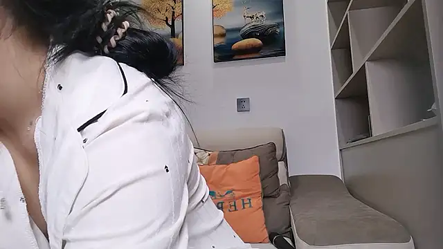 sasa-loves online show from November 28, 2025, 1:06 am