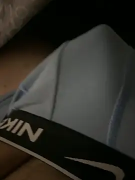 Snapshot of bra_zuka chatting on December 23, 2024, 10:33 pm bra zuka online show from December 23, 2024, 10:33 pm