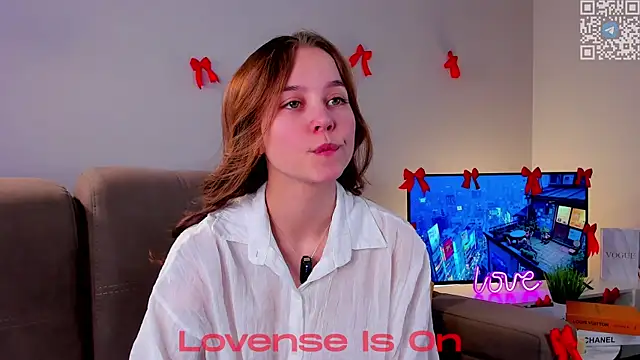 Snapshot of FalineDowlen chatting on February 14, 2026, 2:34 am FalineDowlen online show from February 14, 2026, 2:34 am