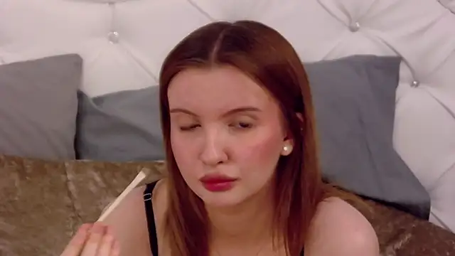 EvansMilana online show from March 9, 2025, 11:25 pm