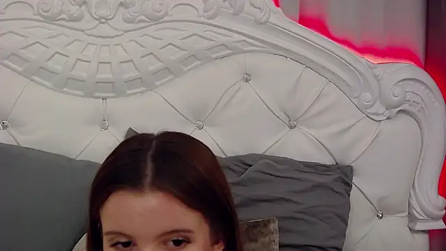 EvansMilana online show from March 1, 2025, 9:48 pm