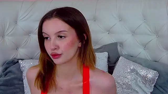 EvansMilana online show from September 26, 2025, 6:26 pm