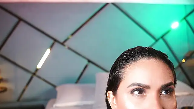 giorgia 13 online show from November 28, 2025, 3:07 am