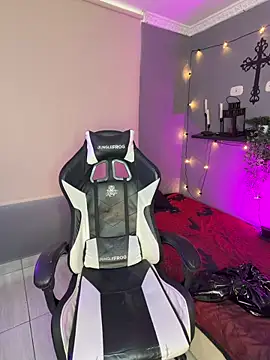 vampy dolll online show from March 7, 2026, 11:49 am