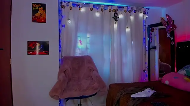cuteweed420 online show from January 20, 2025, 7:46 pm