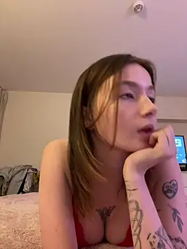 Snapshot of dashkaavg chatting on January 4, 2025, 8:16 pm dashkaavg online show from January 4, 2025, 8:16 pm