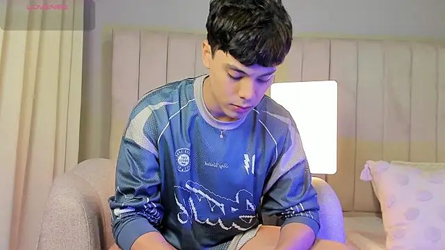 Snapshot of Dammon_Stallion chatting on November 18, 2025, 3:26 pm Dammon Stallion online show from November 18, 2025, 3:26 pm