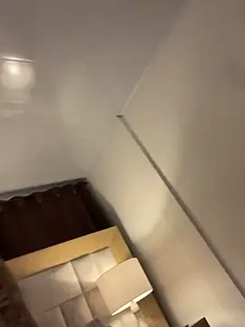 Snapshot of Sweet_and_caramel chatting on December 21, 2025, 1:52 am Sweet and caramel online show from December 21, 2025, 1:52 am