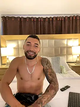 Snapshot of Sweet_and_caramel chatting on November 30, 2025, 11:05 pm Sweet and caramel online show from November 30, 2025, 11:05 pm