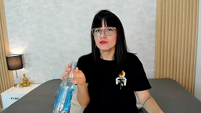 Freyaa   online show from March 18, 2025, 9:10 pm