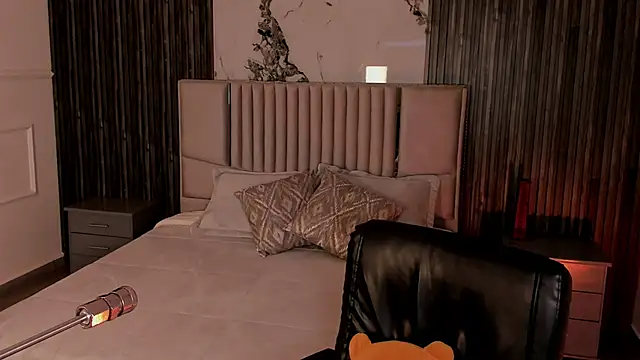 Lillyortiz online show from February 13, 2026, 9:04 pm