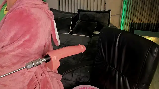 Lillyortiz online show from March 4, 2025, 8:38 pm