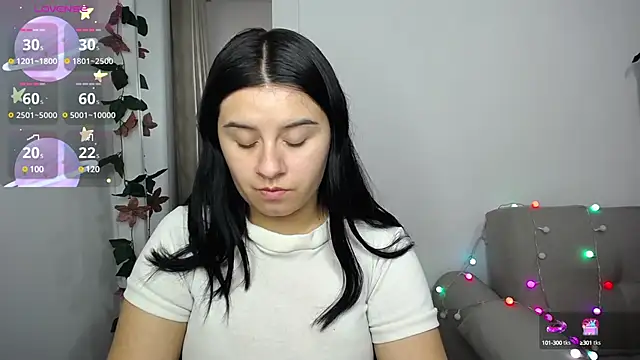 SaraBraun  online show from February 17, 2025, 7:44 pm