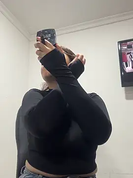 SaraBraun  online show from November 17, 2025, 2:32 pm