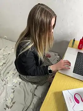 emo couple online show from December 13, 2024, 12:20 am