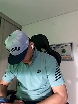 Snapshot of boss_of_cash chatting on March 5, 2026, 3:19 pm boss of cash online show from March 5, 2026, 3:19 pm