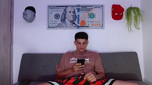 Snapshot of boss_of_cash chatting on April 6, 2026, 12:50 pm boss of cash online show from April 6, 2026, 12:50 pm