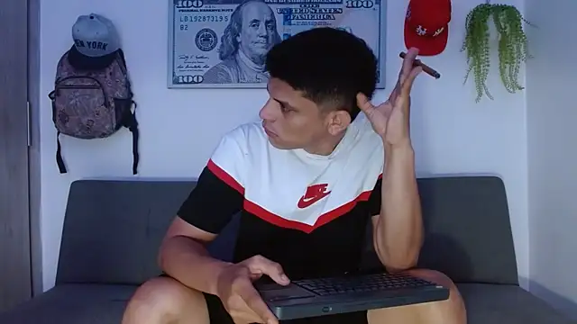 Snapshot of boss_of_cash chatting on March 25, 2026, 1:32 pm boss of cash online show from March 25, 2026, 1:32 pm