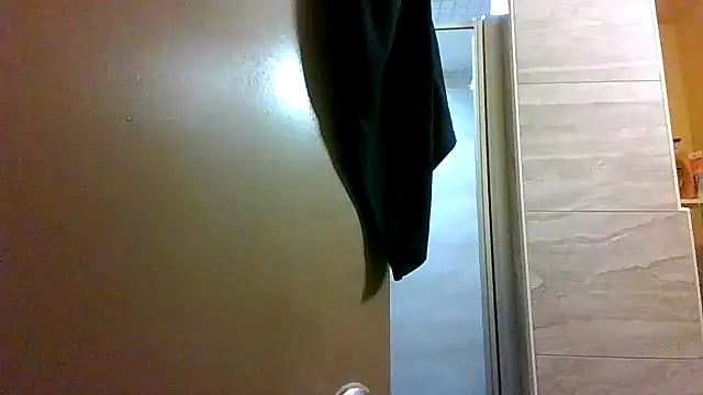 LuckiXCX online show from February 10, 2026, 12:53 am