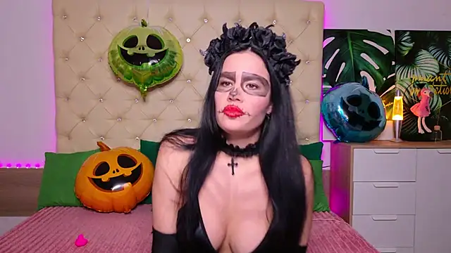 Snapshot of KattieSims chatting on October 30, 2025, 5:32 pm KattieSims online show from October 30, 2025, 5:32 pm