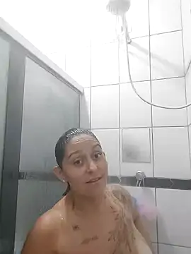 baixinhaloira online show from December 18, 2024, 1:37 am