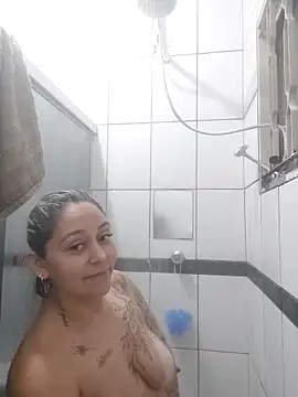 baixinhaloira online show from November 3, 2025, 12:27 am