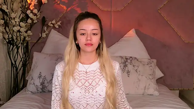 STELLA RICH online show from September 12, 2025, 8:52 pm