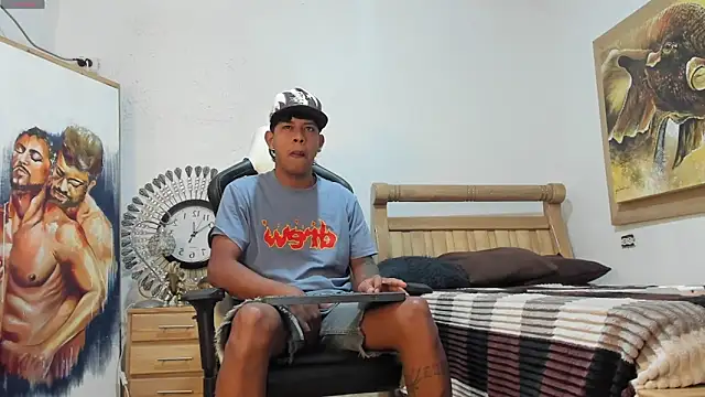 mr stiven  online show from May 17, 2026, 5:24 pm