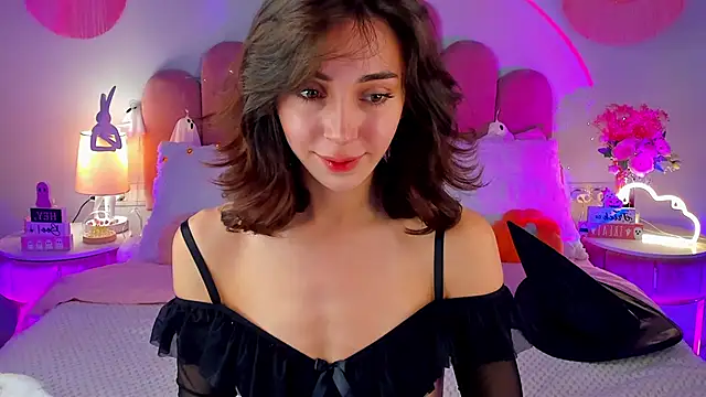 ElsaYoung online show from October 31, 2025, 8:38 pm