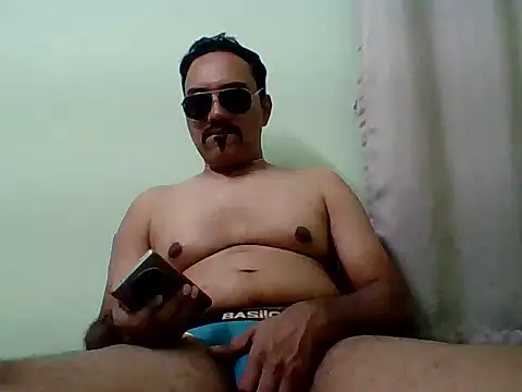 farhaanmacho online show from November 7, 2025, 4:22 pm