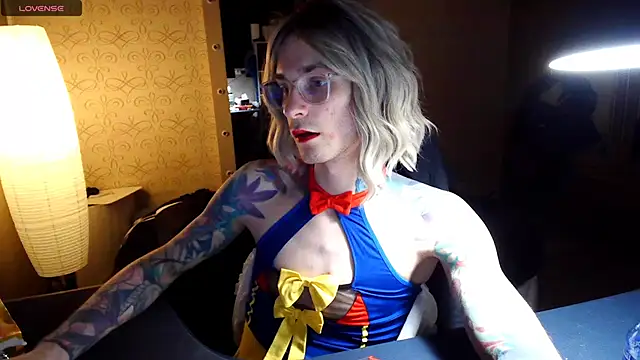 Snapshot of Julia_dolls chatting on November 28, 2025, 7:14 pm Julia dolls online show from November 28, 2025, 7:14 pm