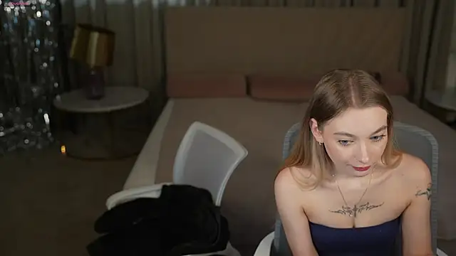 Ewa Pearl online show from November 18, 2025, 11:24 am