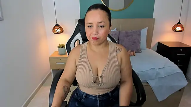 Snapshot of linda_rios_ chatting on February 19, 2025, 7:05 pm linda rios online show from February 19, 2025, 7:05 pm