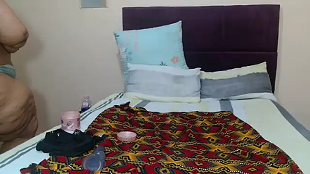 Bbw255 online show from November 19, 2025, 5:13 pm