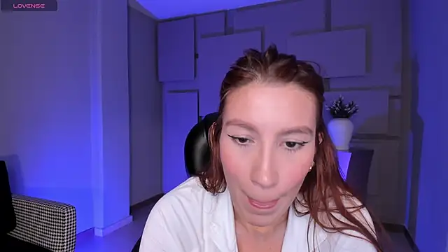 MiaFarrell  online show from October 21, 2025, 6:07 pm